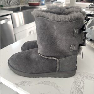 Grey ugg boots with Baily bows